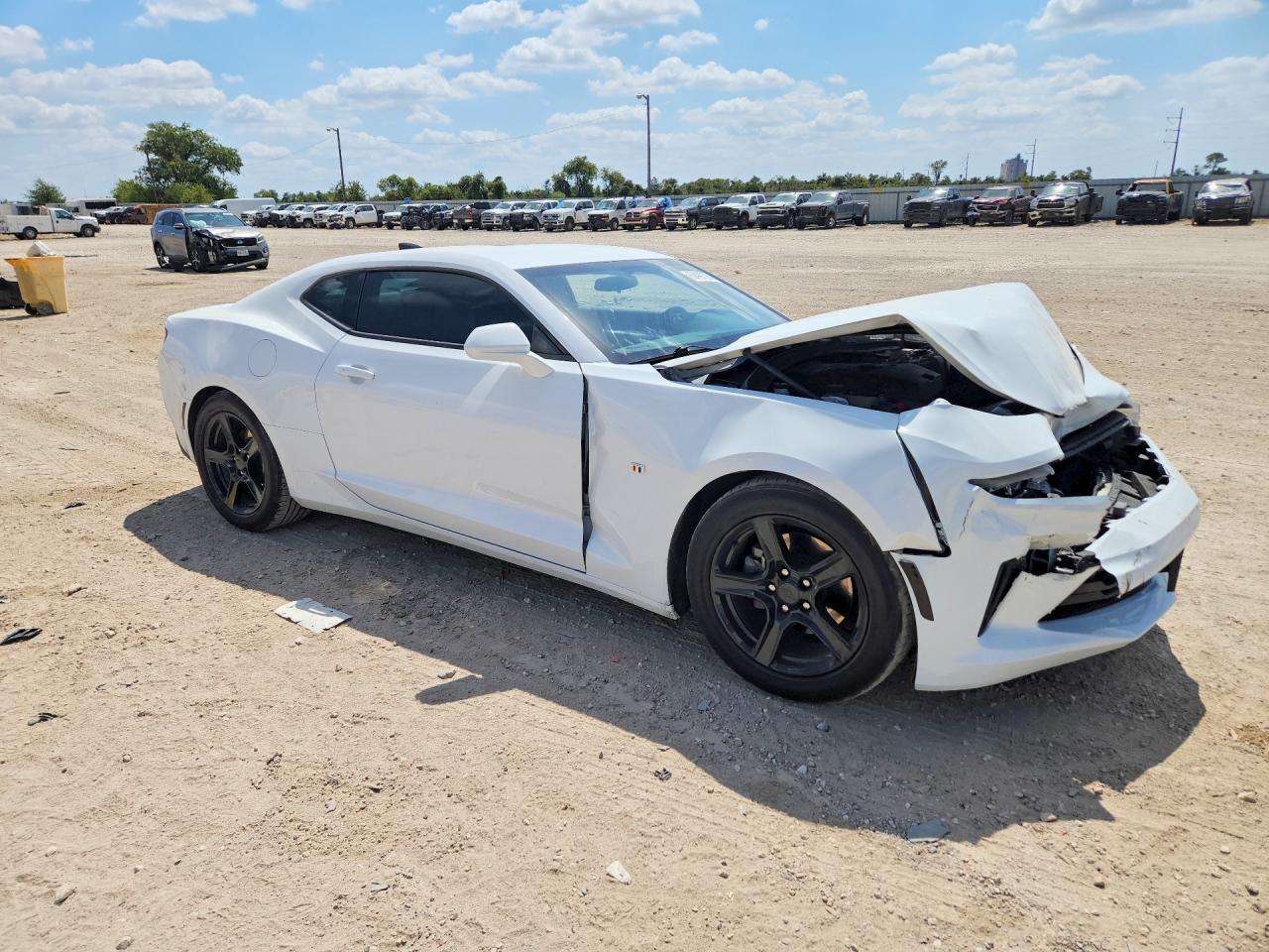 2018 Chevrolet Camaro Ls - zdjęcie 4