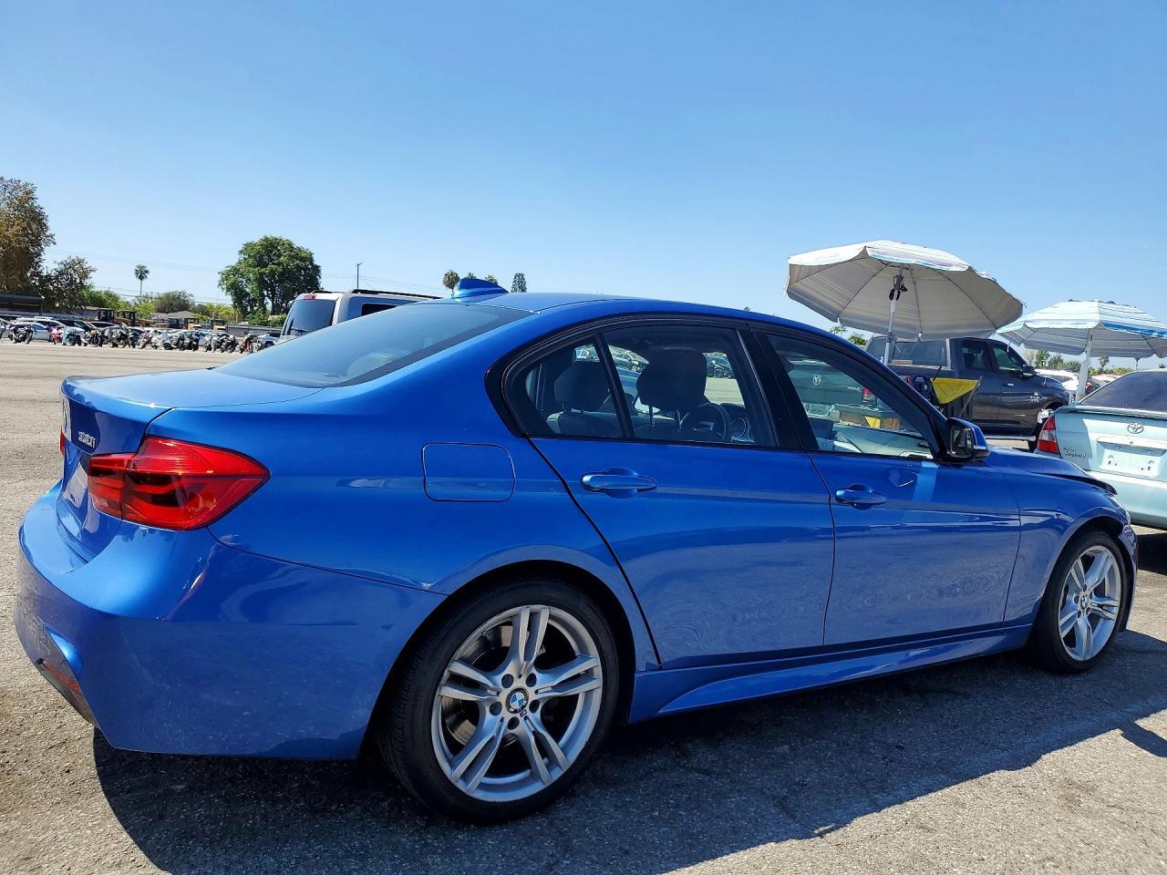 2018 BMW 330 I - zdjęcie 3