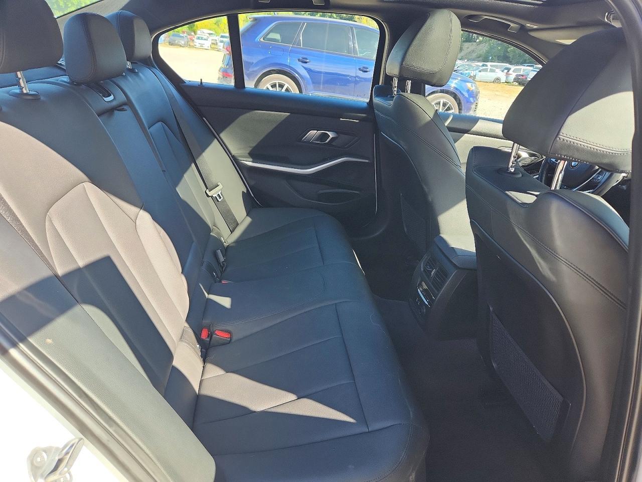 2019 BMW Seria 3 330i - zdjęcie 10