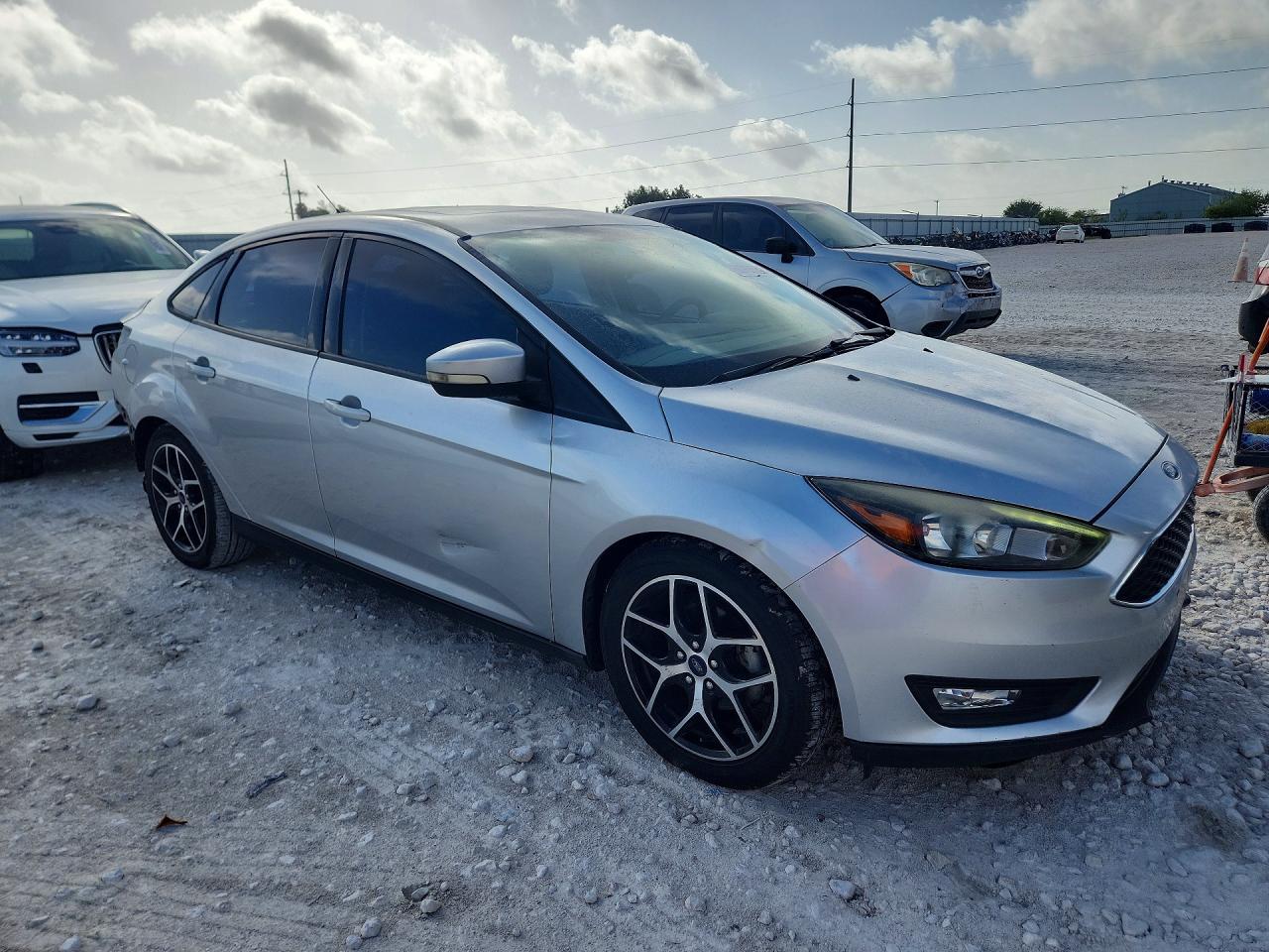 2017 Ford Focus Sel - zdjęcie 5