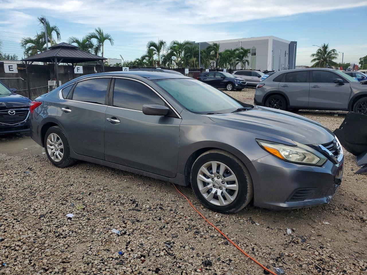 2017 Nissan Altima 2.5 S - zdjęcie 4