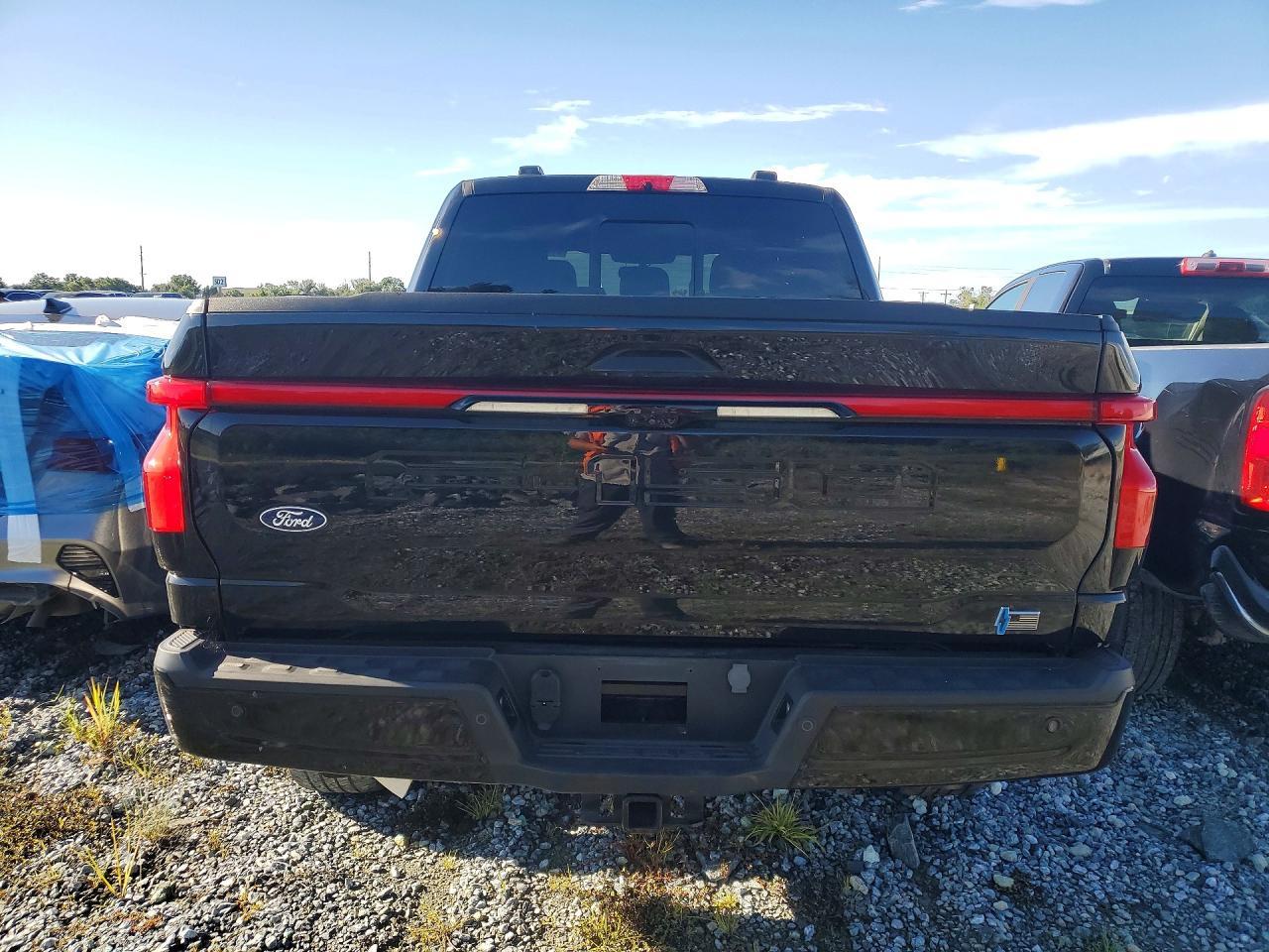 2024 Ford F150 Lightning Lariat - zdjęcie 6