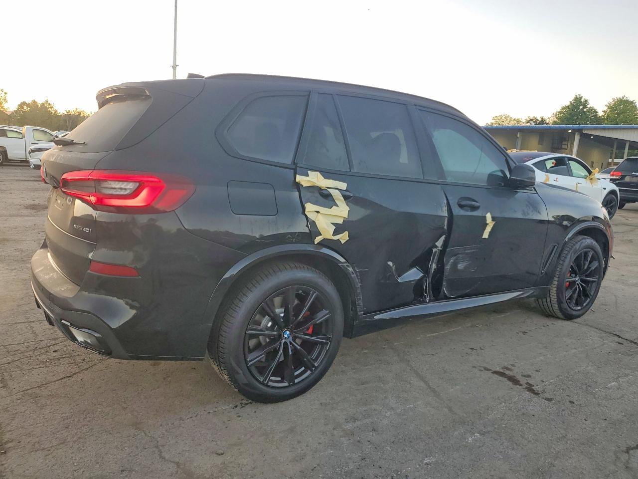 2021 BMW X5 xDrive40I - zdjęcie 3