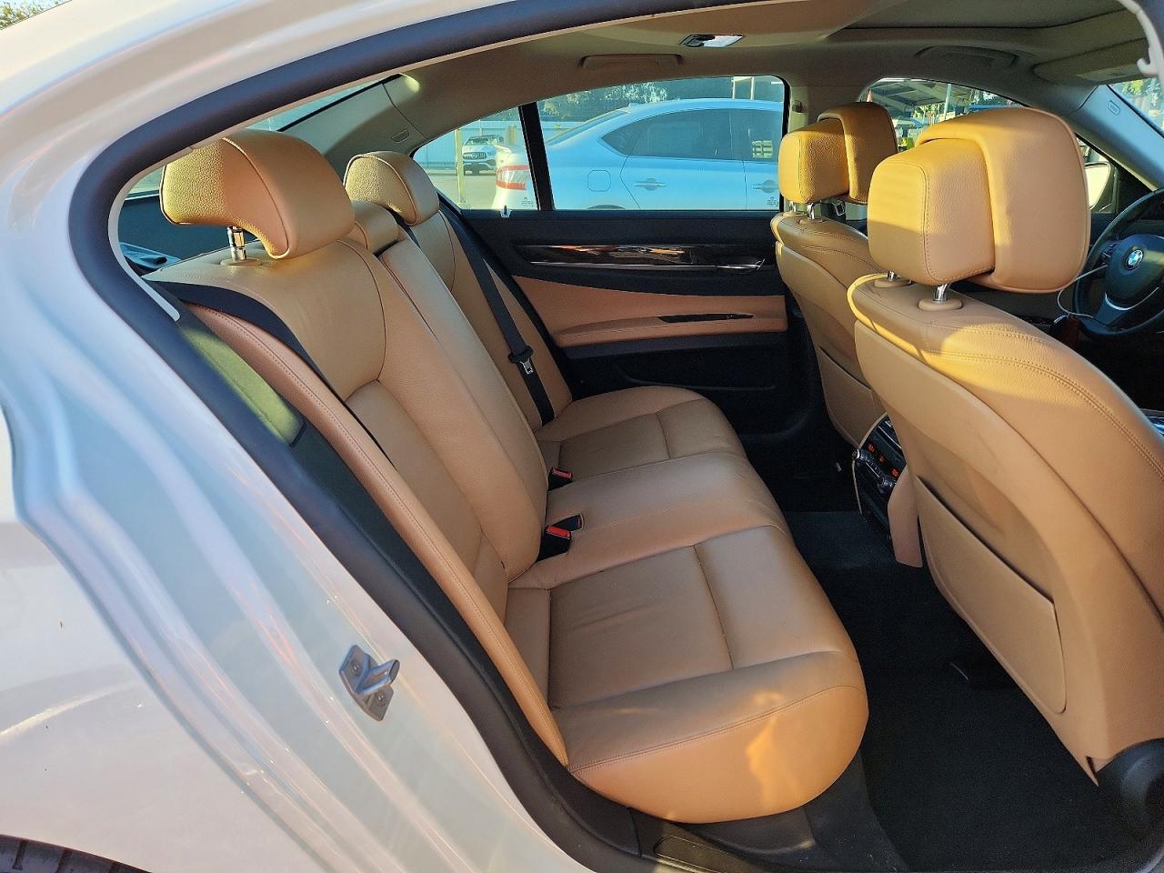 2015 BMW 740 - zdjęcie 10