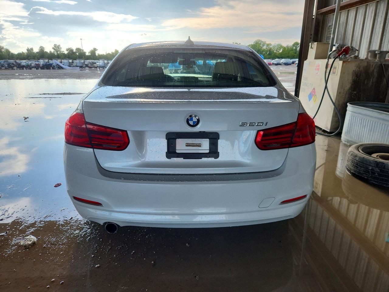 2018 BMW 320 I - zdjęcie 6