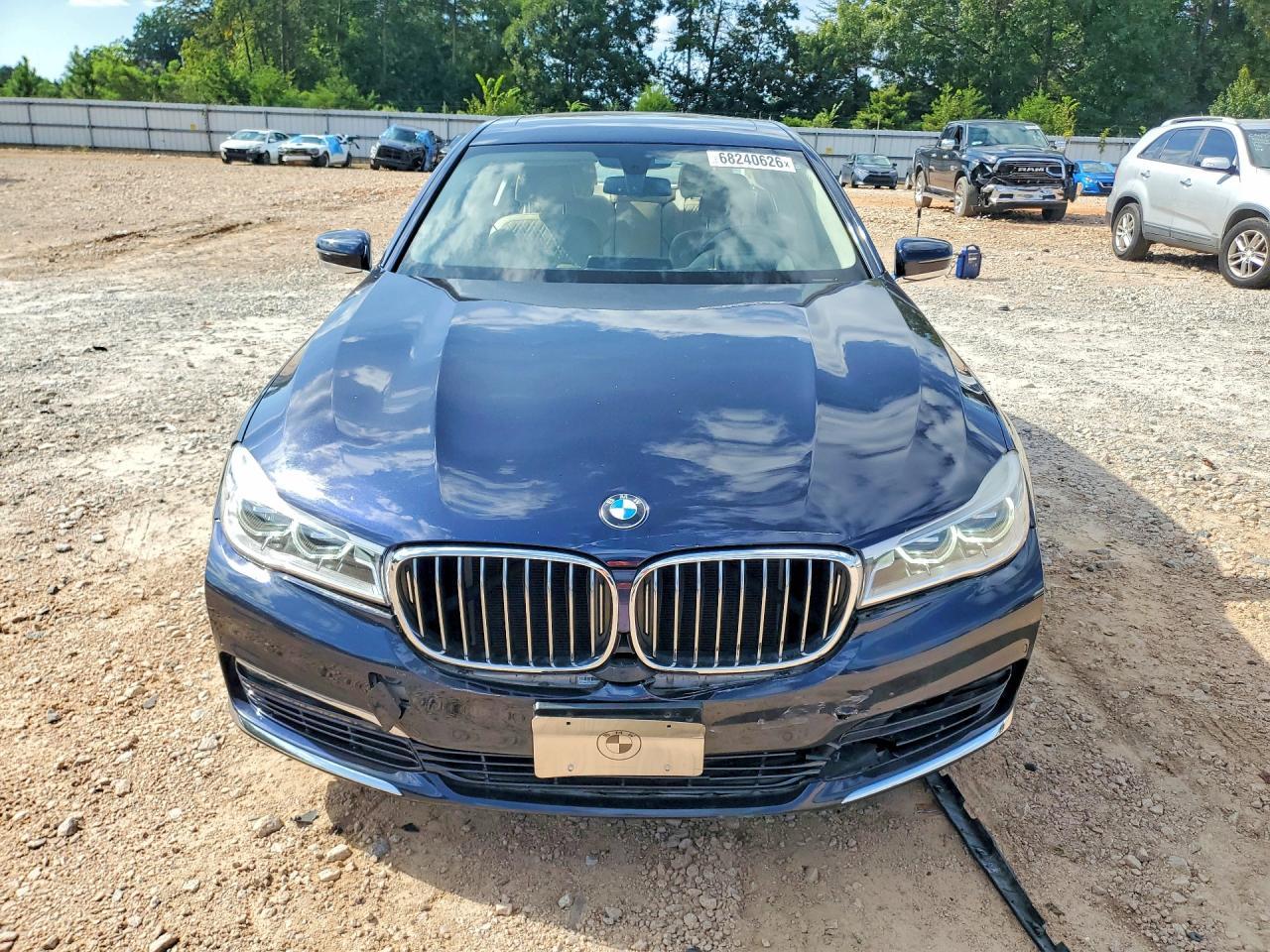 2016 BMW Seria 7 750i - zdjęcie 5