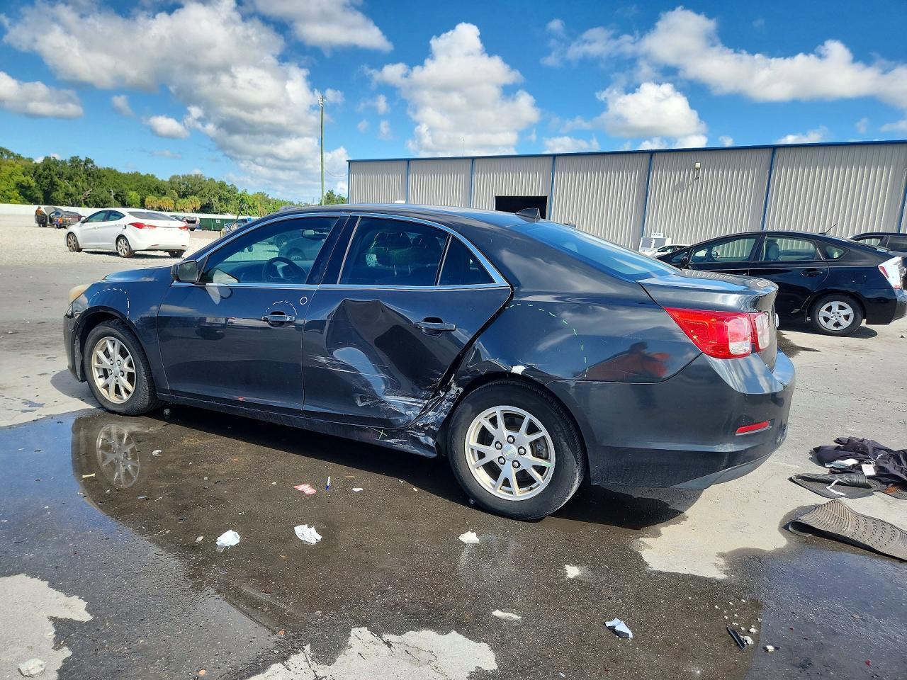 2014 Chevrolet Malibu Ls - zdjęcie 2