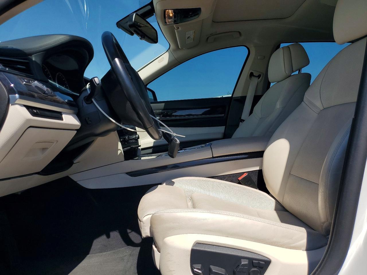 2013 BMW 750 Li - zdjęcie 7