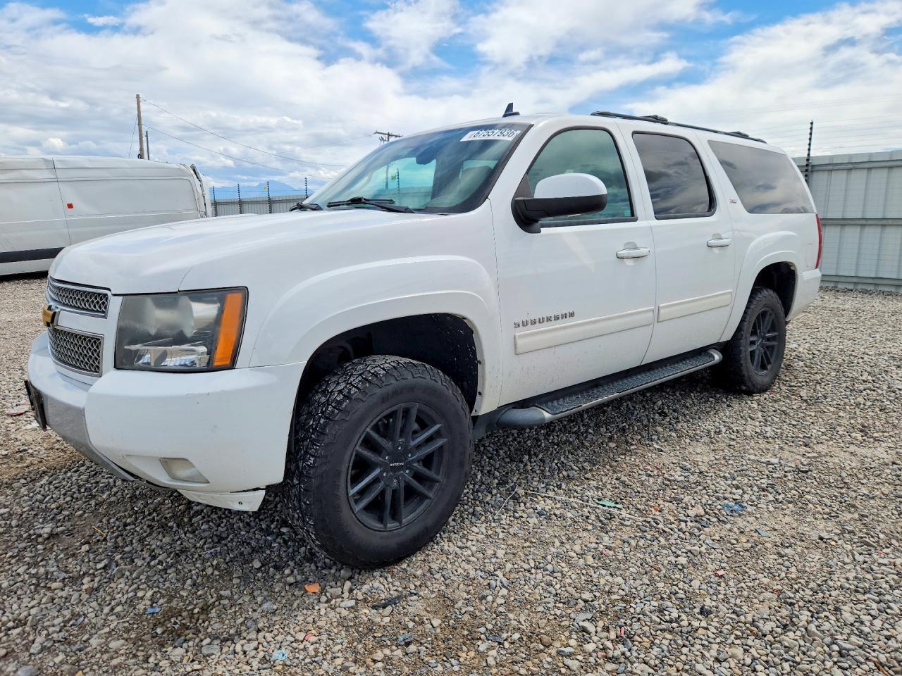 2014 Chevrolet Suburban K1500 Lt - zdjęcie główne