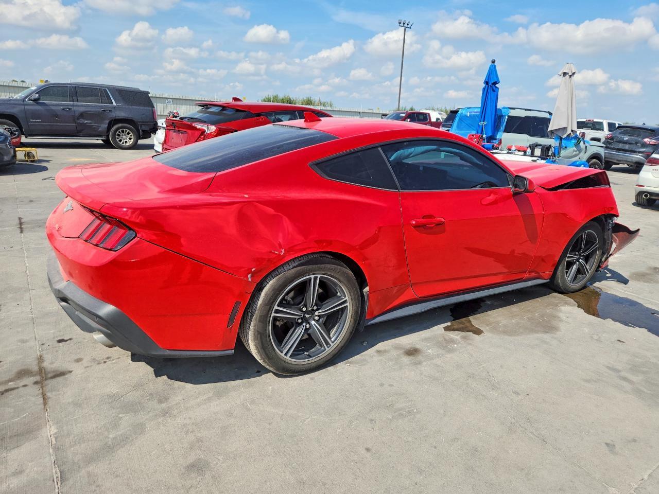 2024 Ford Mustang - zdjęcie 3