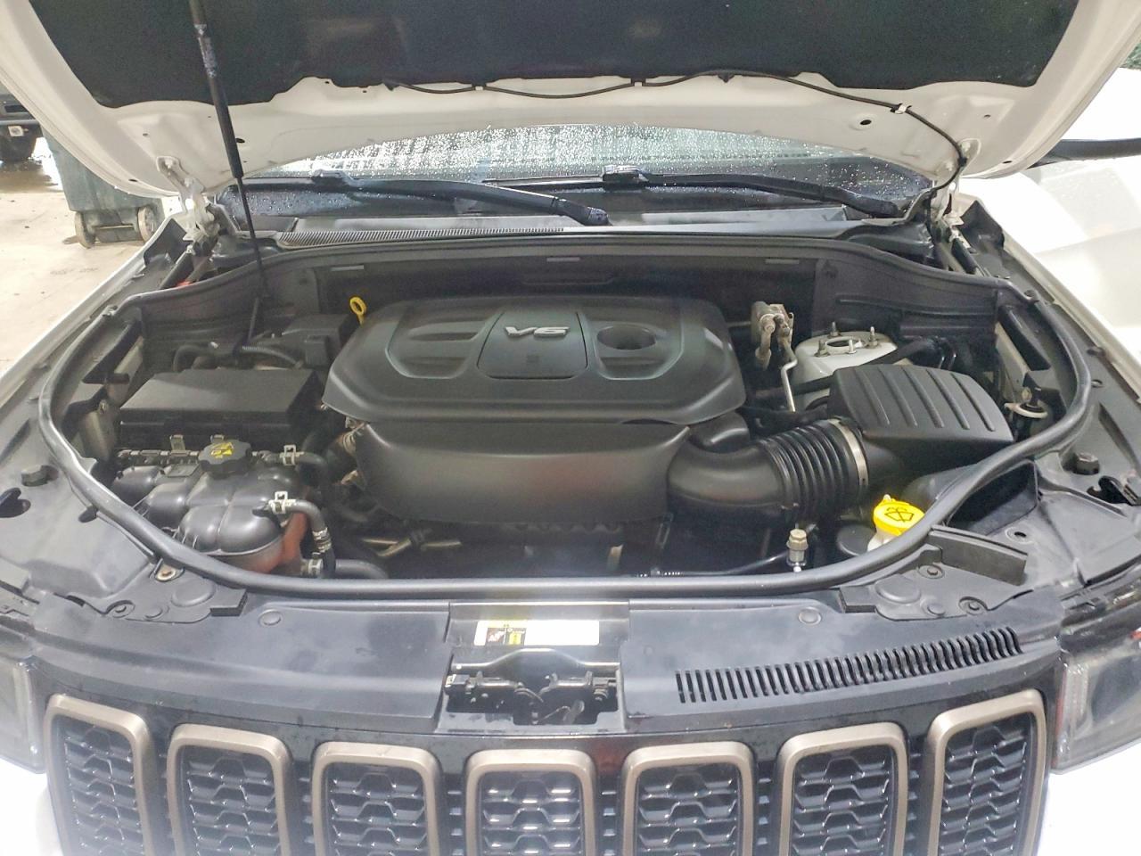 2017 Jeep Grand Cherokee Laredo - zdjęcie 12