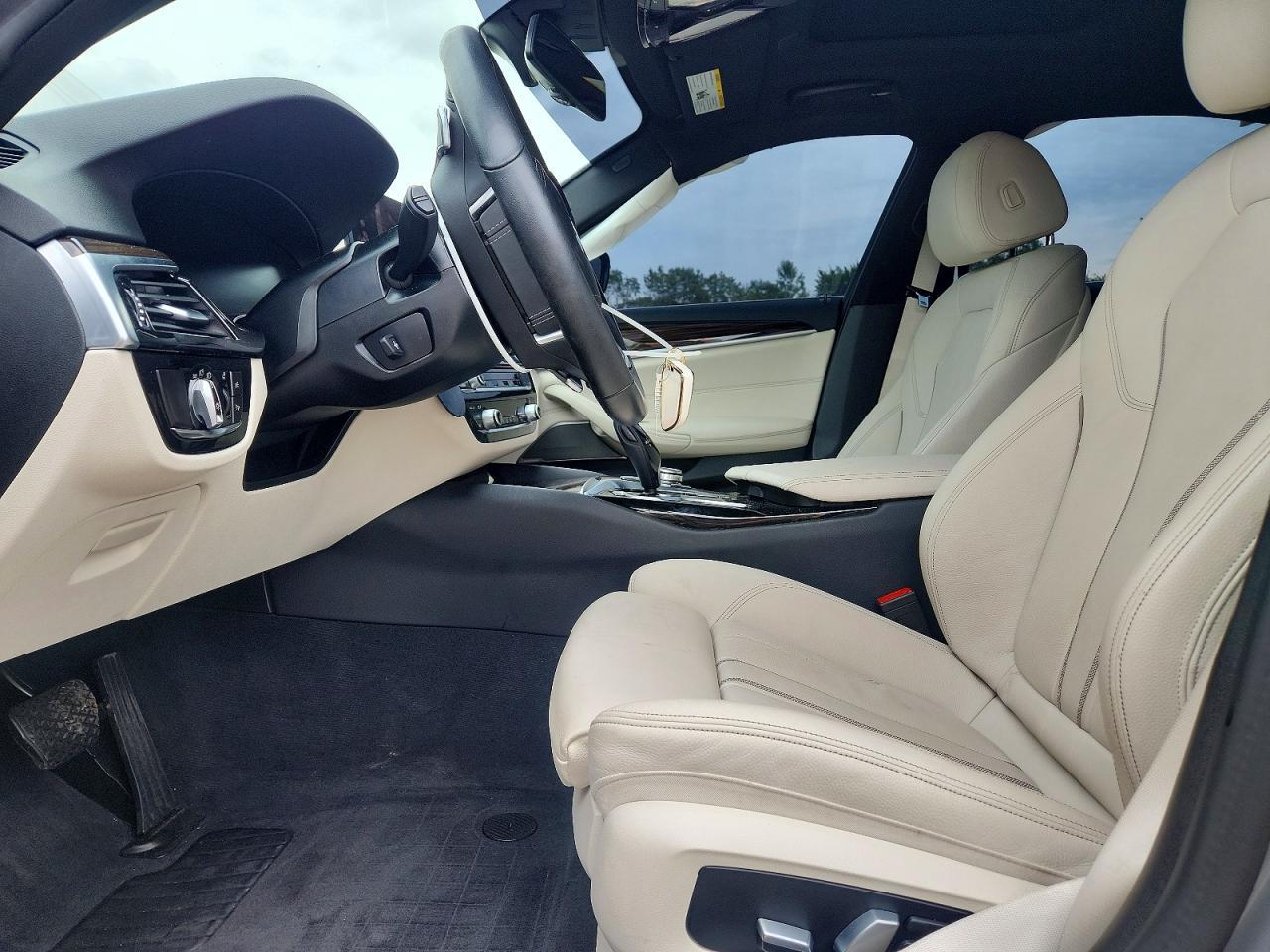 2021 BMW Seria 5 530i - zdjęcie 7