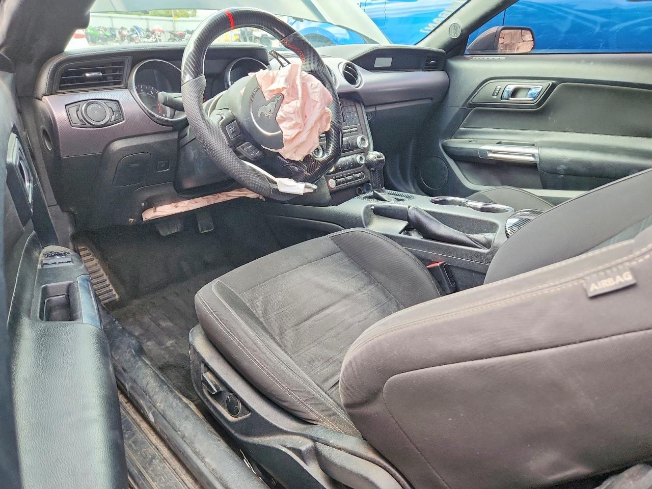 2015 Ford Mustang - zdjęcie 8
