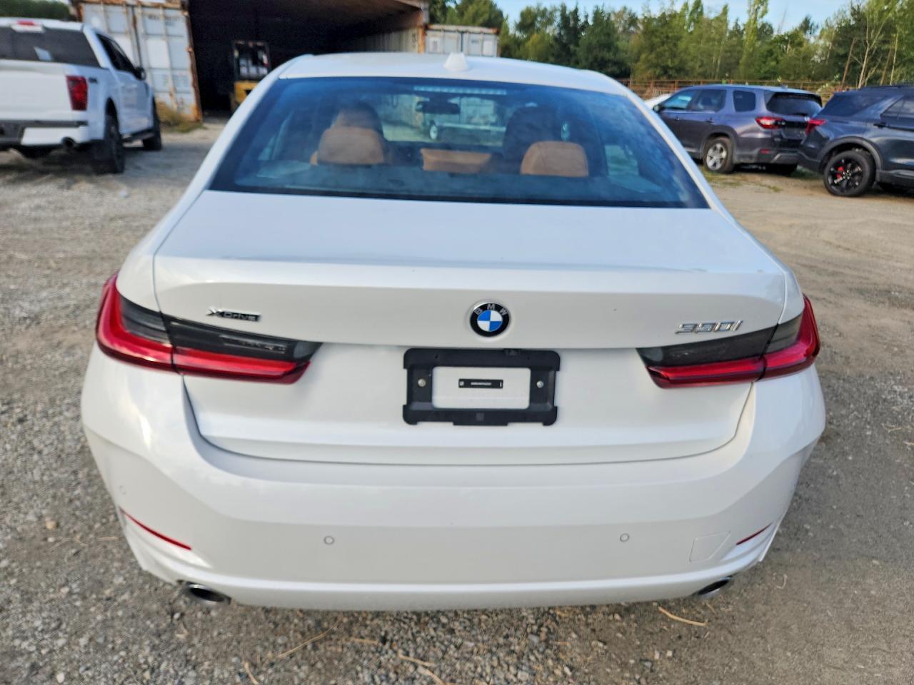 2026 BMW 330Xi - zdjęcie 6