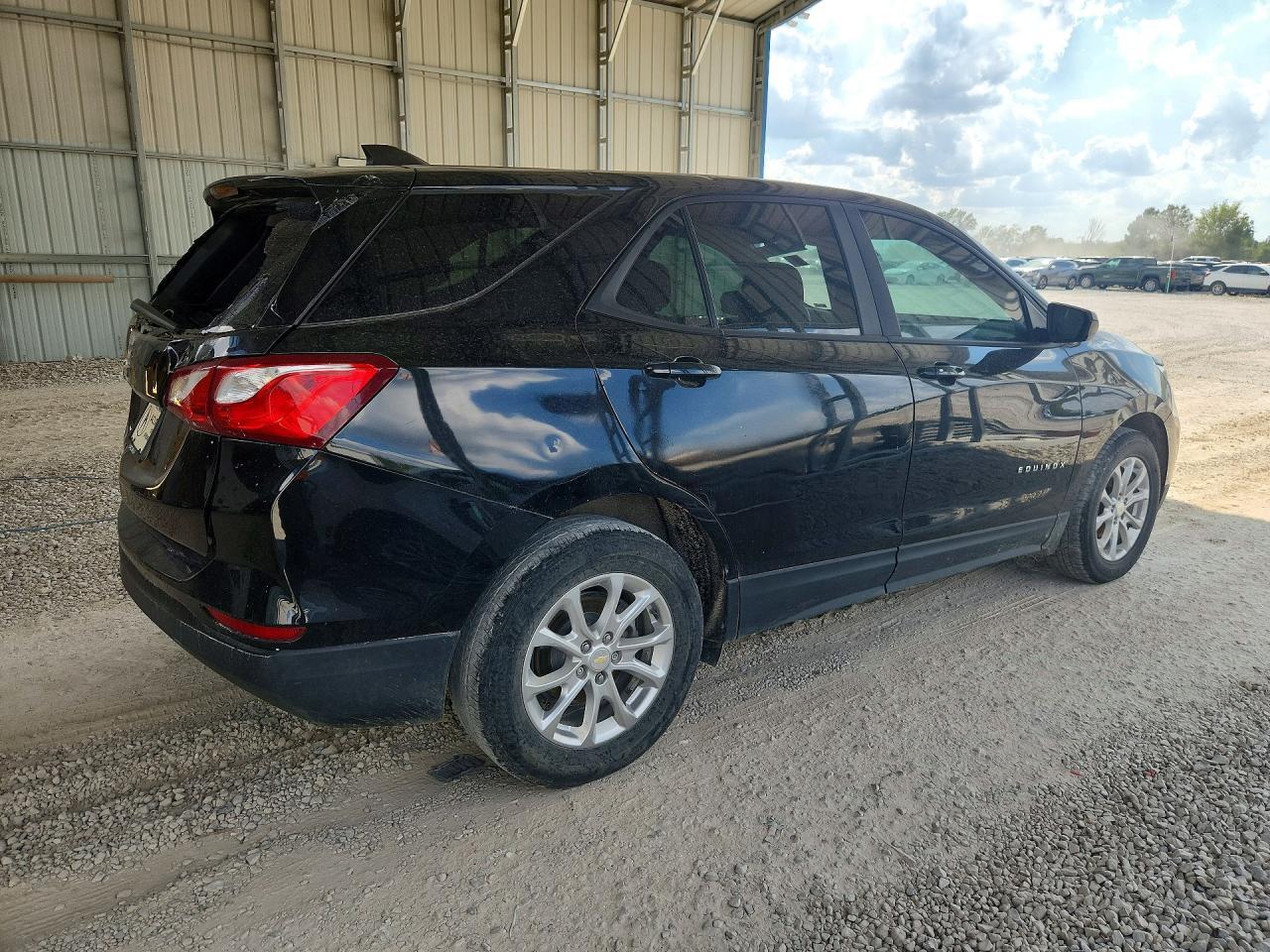 2021 Chevrolet Equinox Ls - zdjęcie 3