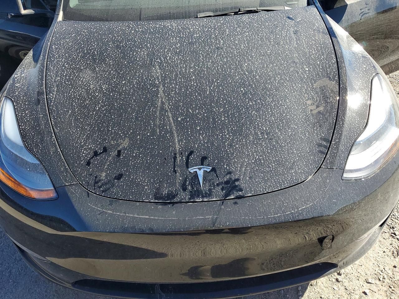 2025 Tesla Model Y - zdjęcie 11