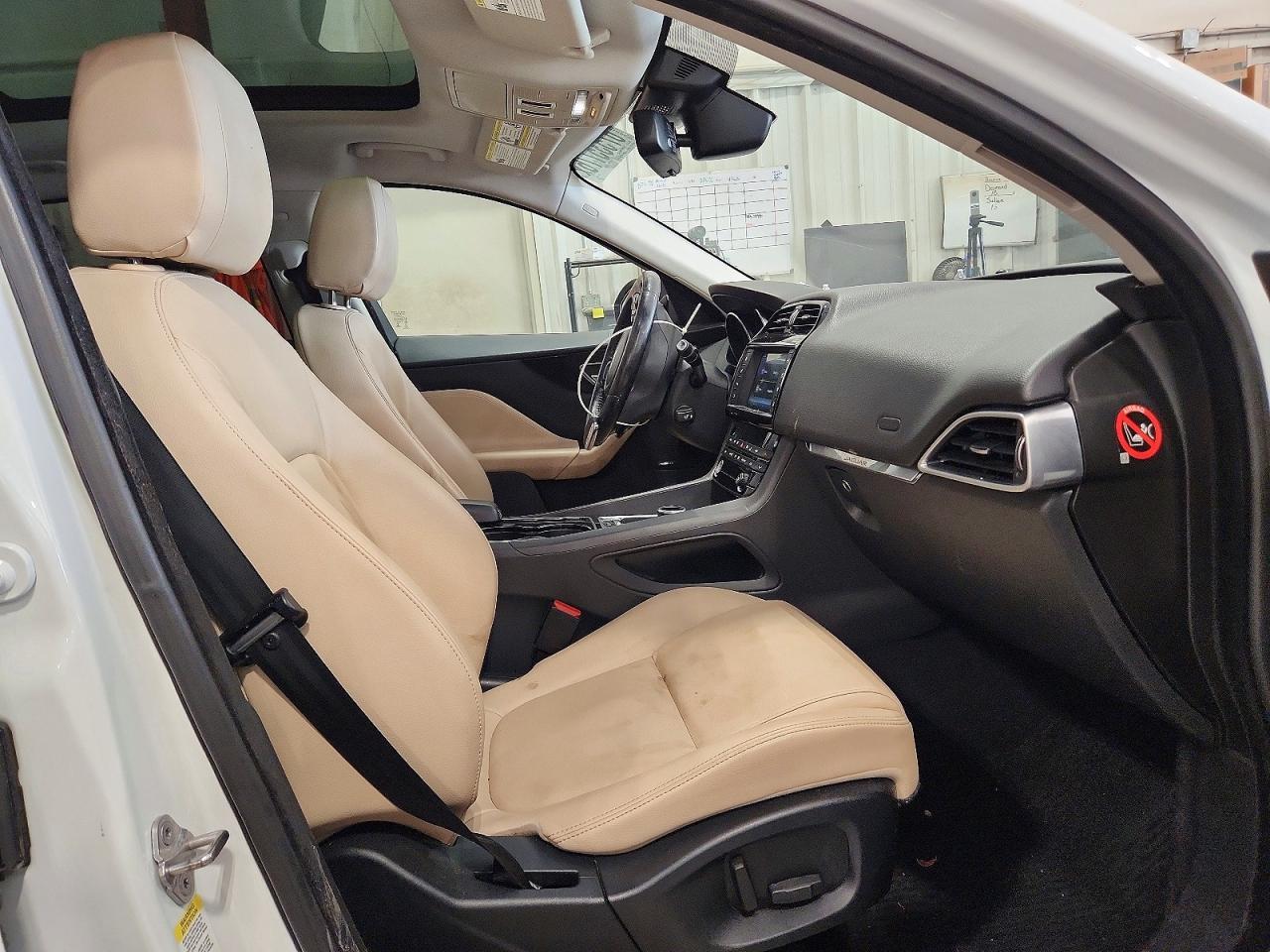 2017 Jaguar F-Pace Premium - zdjęcie 7