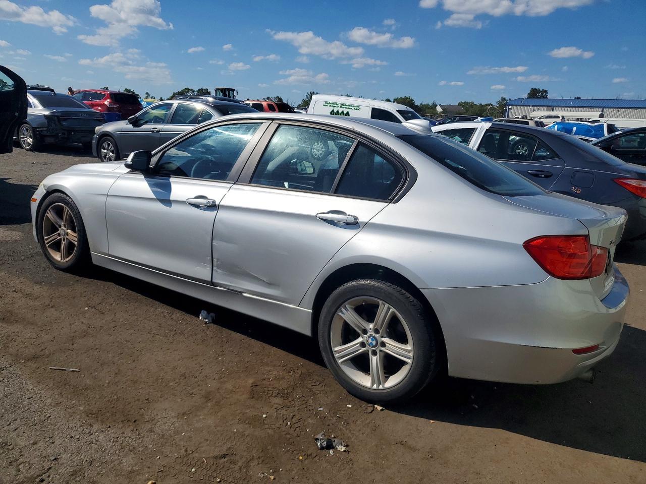 2014 BMW 320 I xDrive - zdjęcie 2
