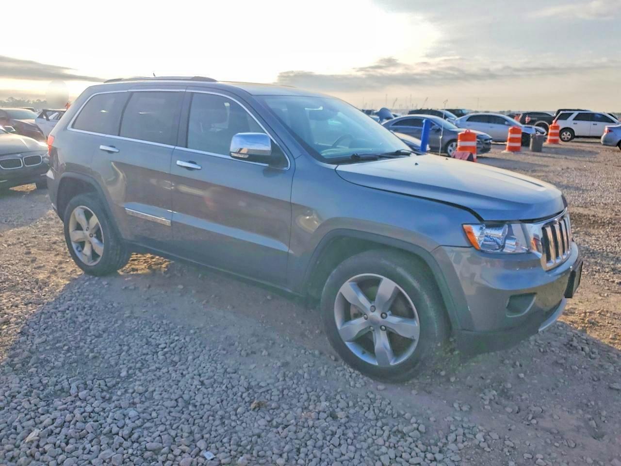 2013 Jeep Grand Cherokee Limited - zdjęcie 4