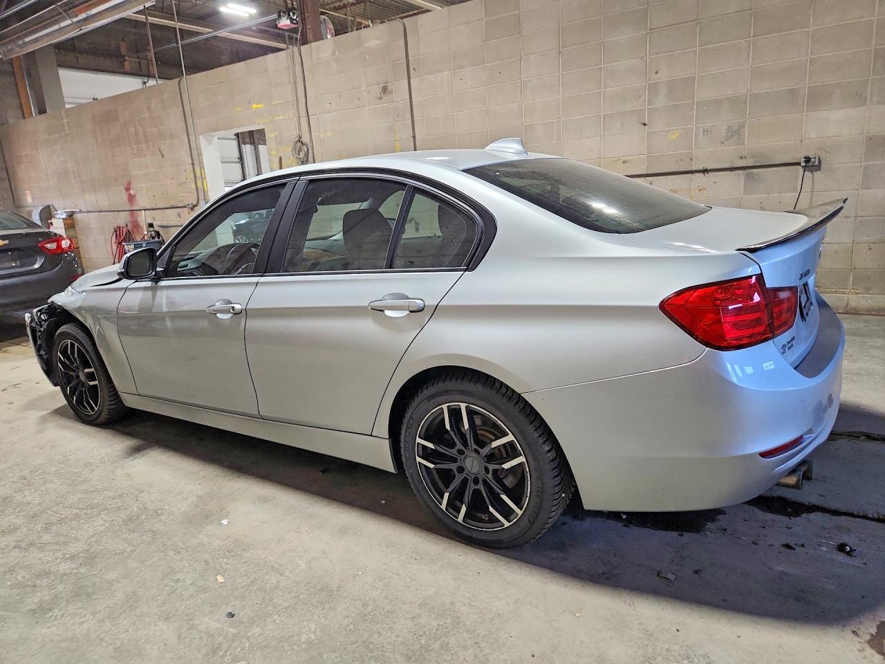 2014 BMW Seria 3 328i - zdjęcie 2