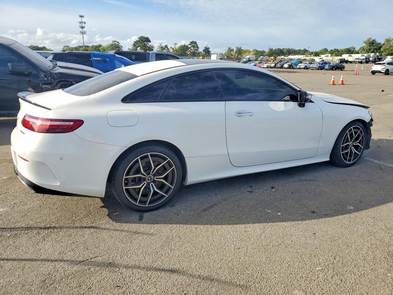 2021 Mercedes-Benz E 450 4Matic - zdjęcie 3