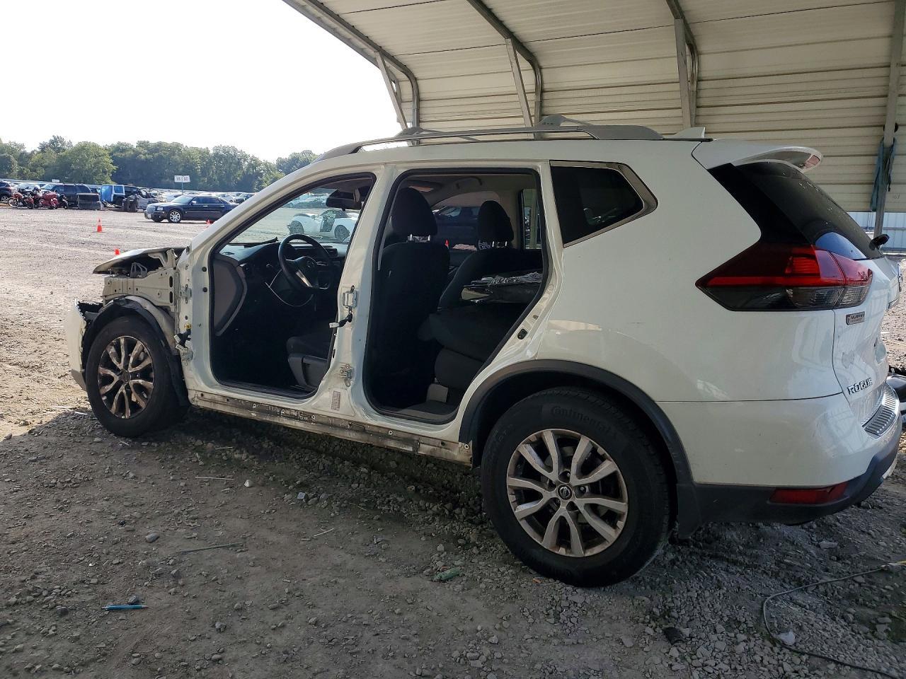 2019 Nissan Rogue S - zdjęcie 2