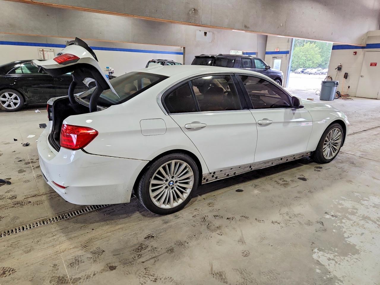 2014 BMW Seria 3 328i - zdjęcie 3