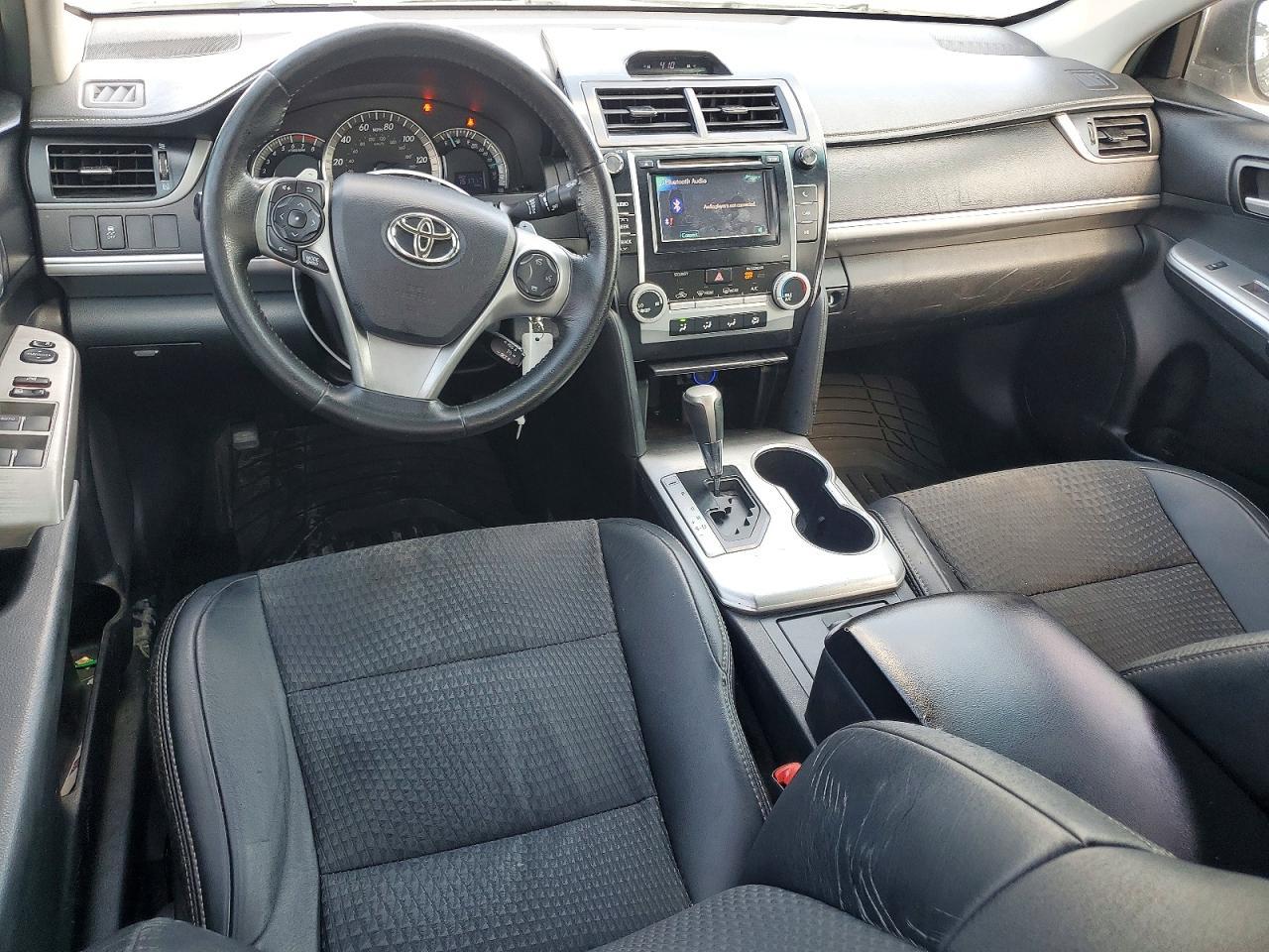 2026 Toyota Camry Se - zdjęcie 8