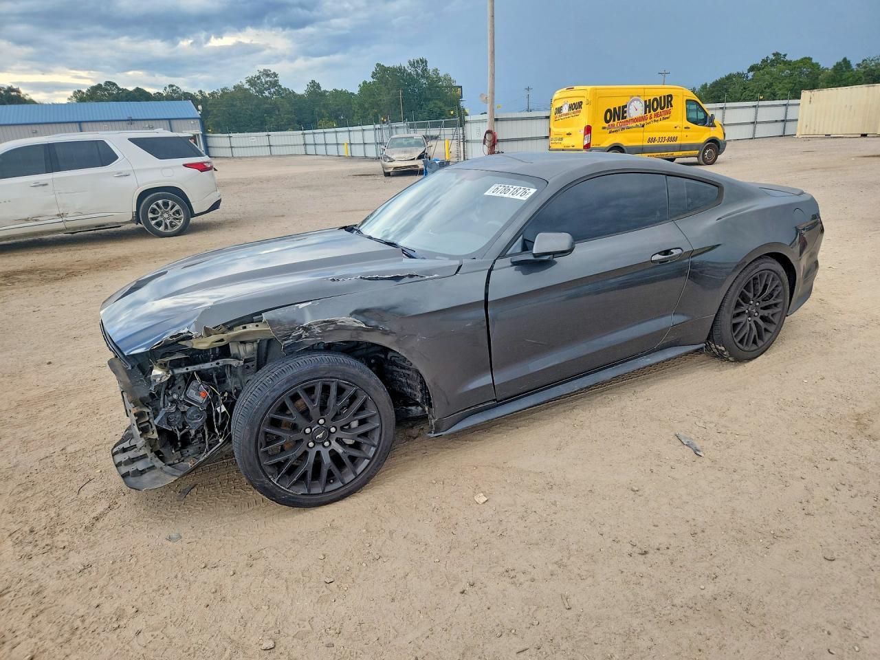 2016 Ford Mustang - zdjęcie główne