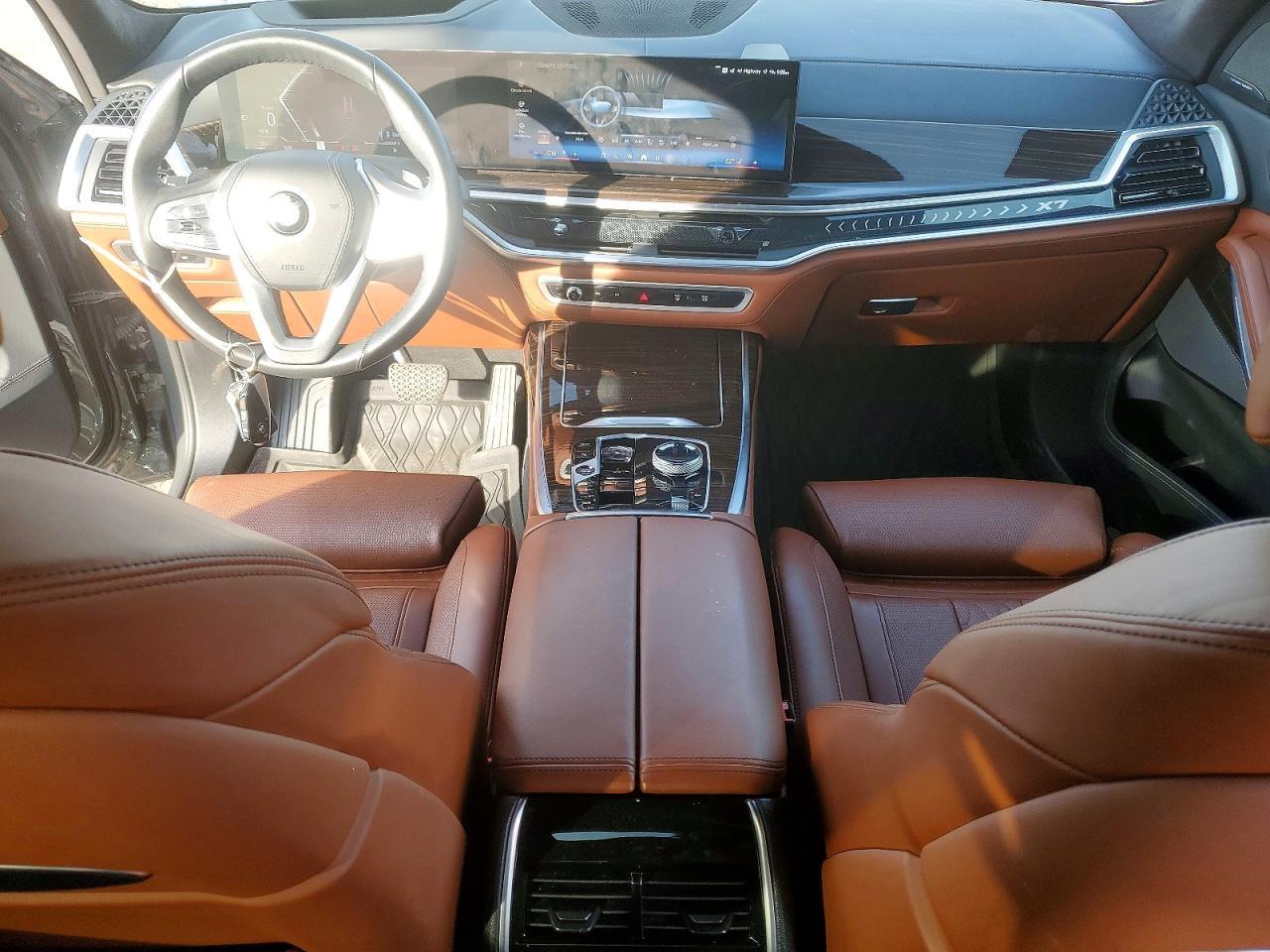 2024 BMW X7 xDrive40I - zdjęcie 8