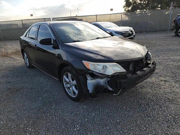 2013 Toyota Camry Le - zdjęcie 14