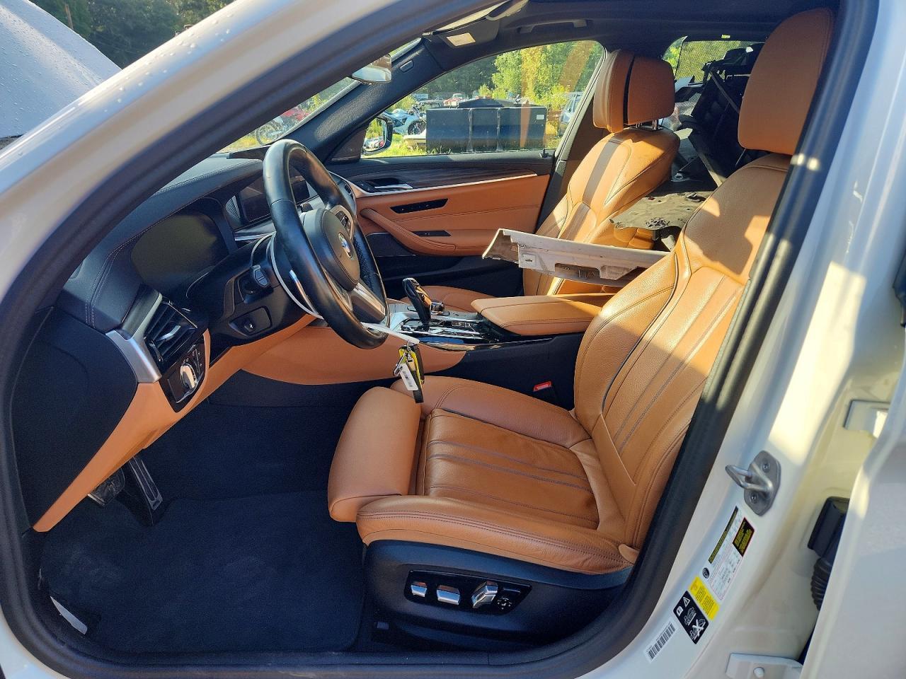 2023 BMW Seria 5 M550i - zdjęcie 7