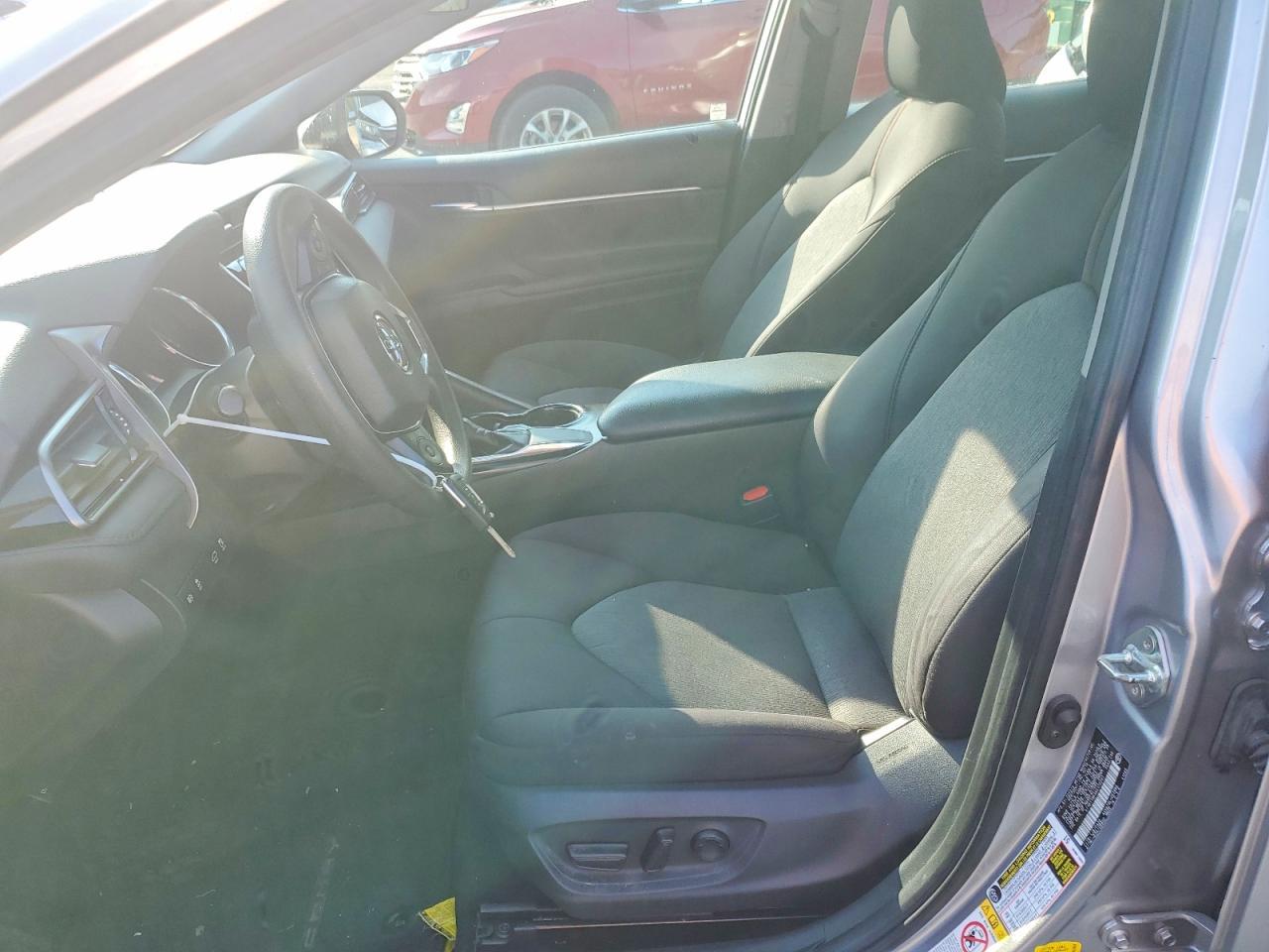 2019 Toyota Camry Le - zdjęcie 7