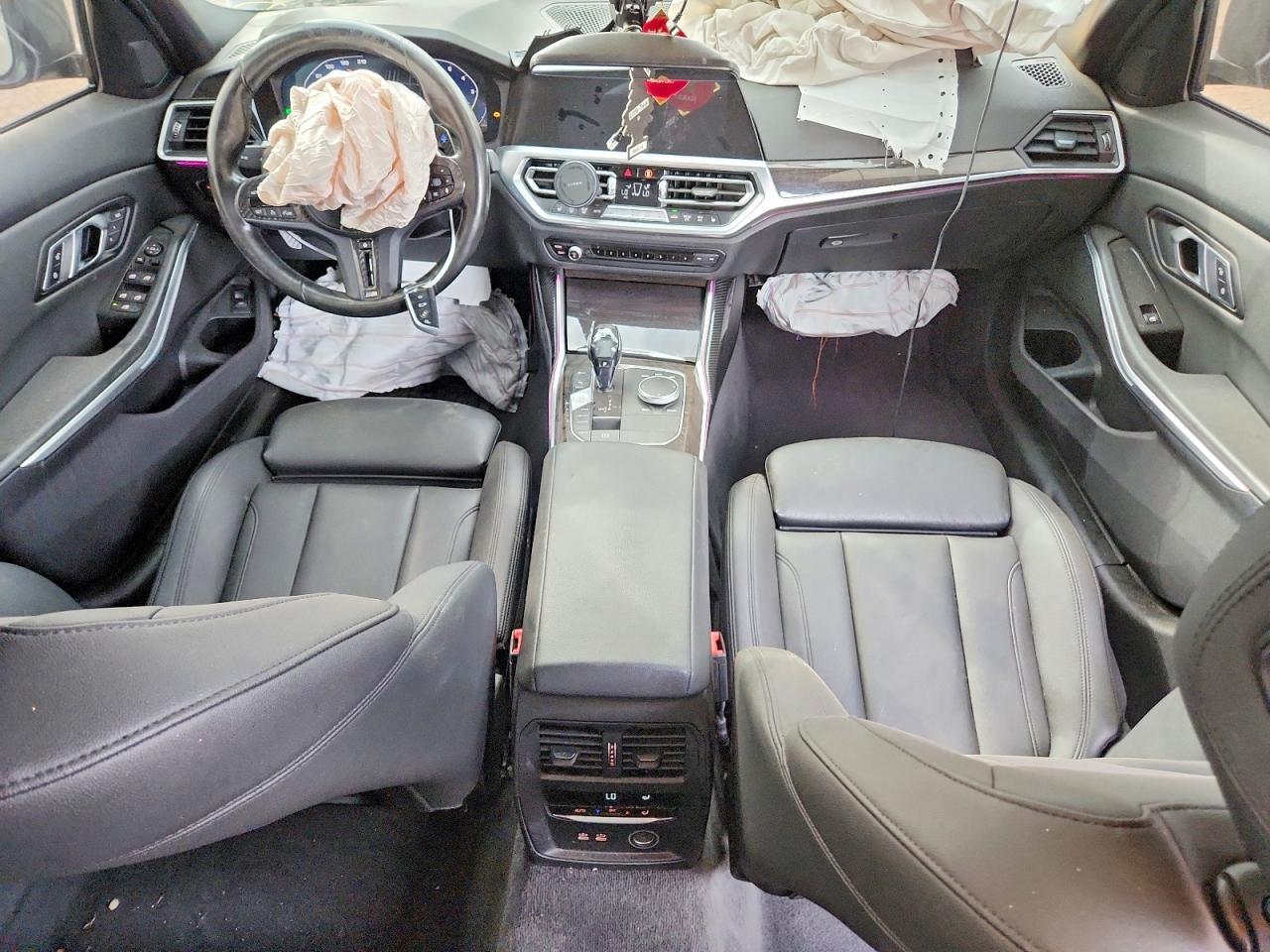 2019 BMW Seria 3 330i - zdjęcie 8