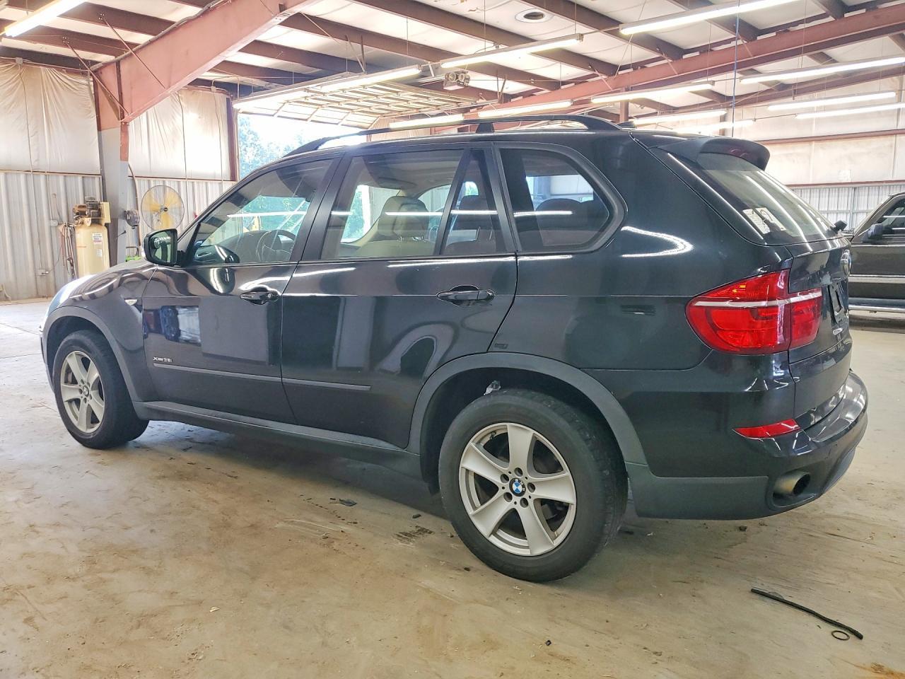 2013 BMW X5 xDrive35I - zdjęcie 2