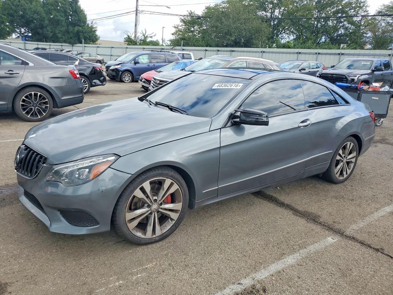 2017 Mercedes-Benz E 400 4Matic - zdjęcie główne