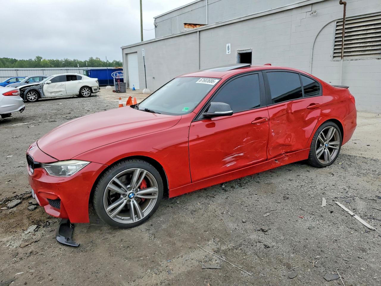 2013 BMW Seria 3 335i - zdjęcie główne