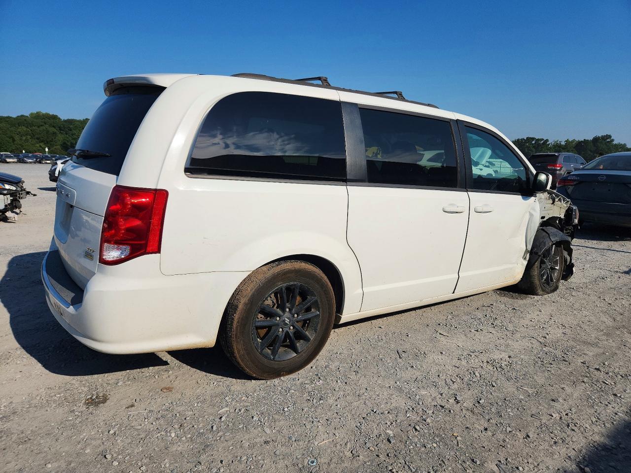 2019 Dodge Grand Caravan Gt - zdjęcie 3