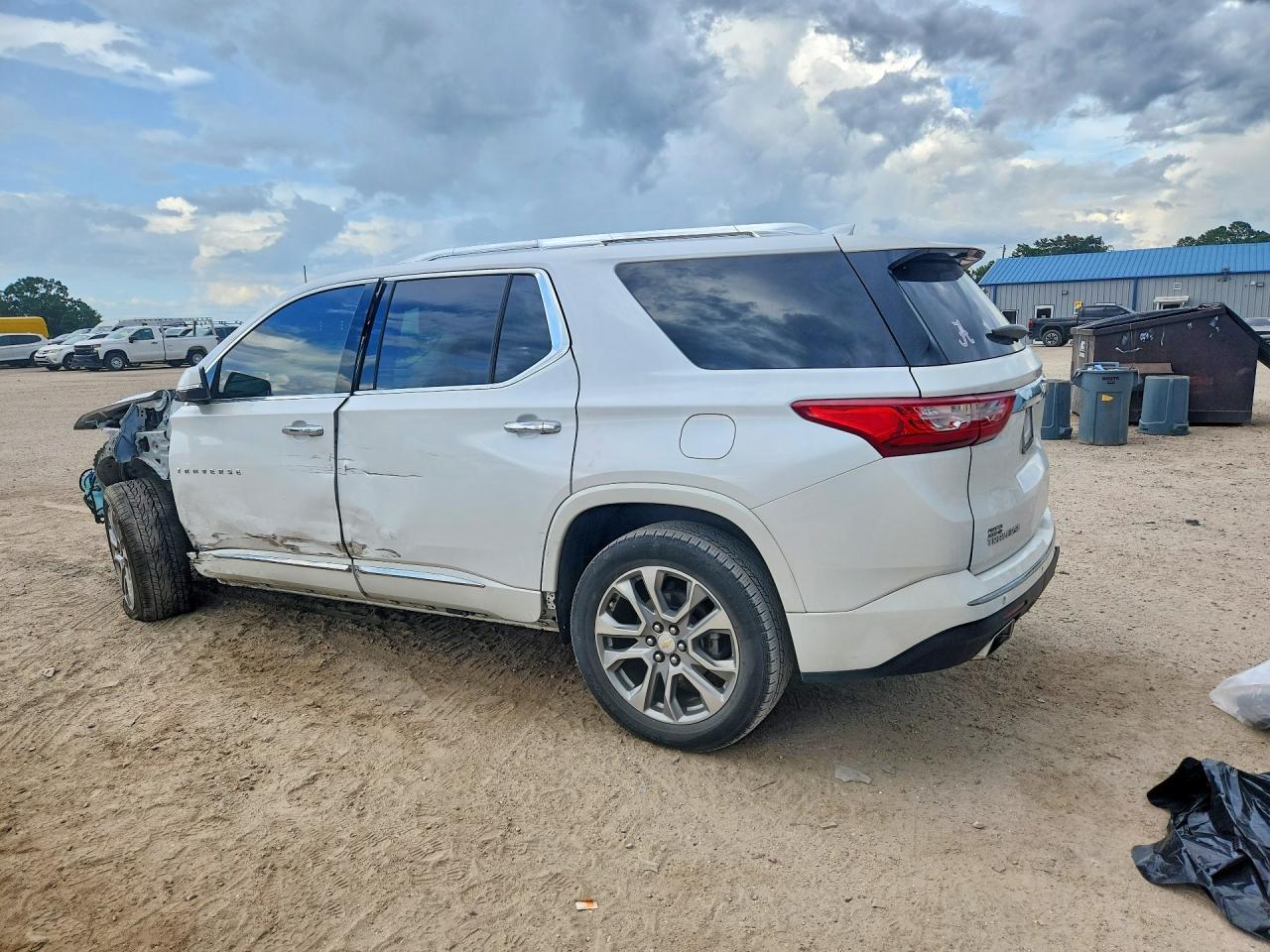 2019 Chevrolet Traverse Premier - zdjęcie 2
