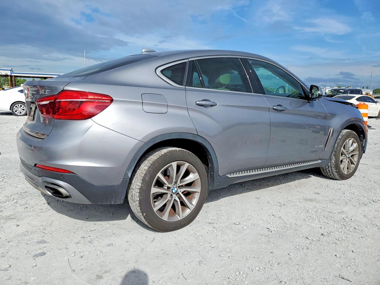 2015 BMW X6 xDrive50I - zdjęcie 3