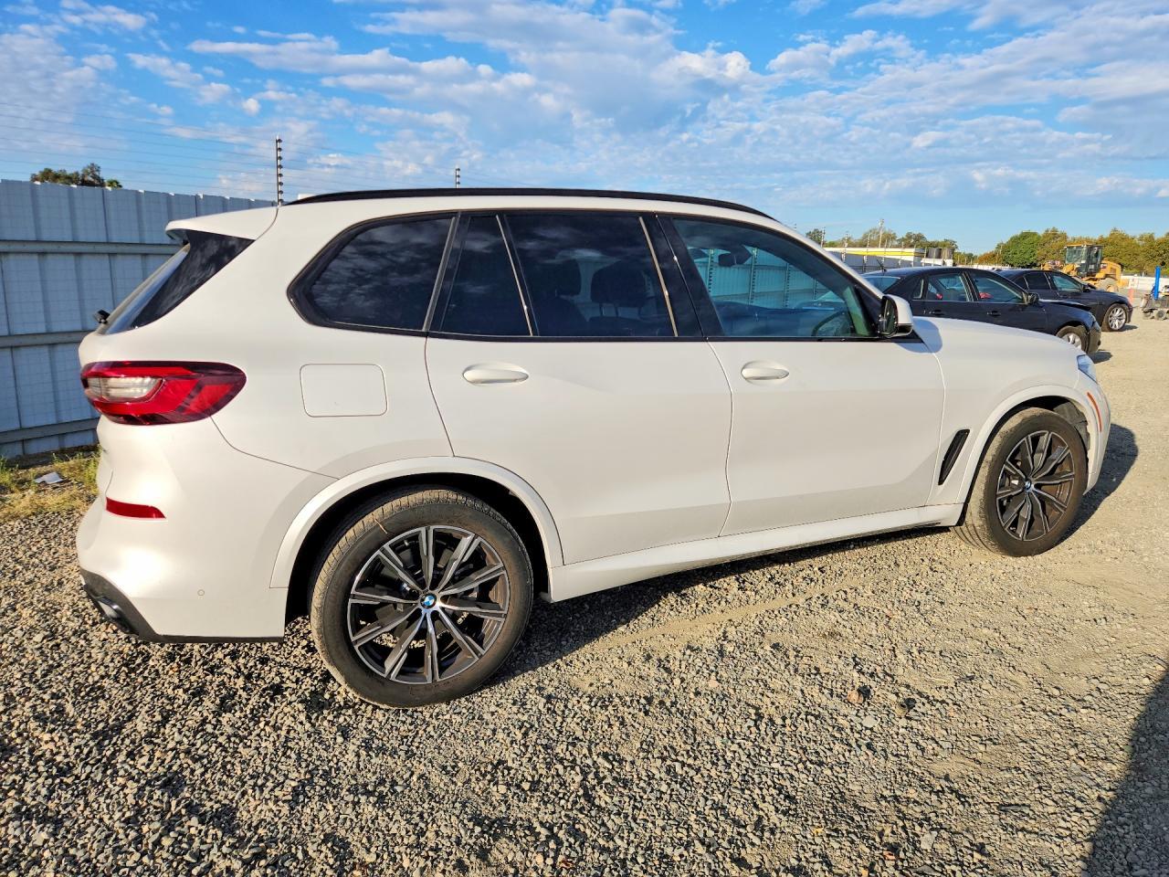 2022 BMW X5 xDrive40I - zdjęcie 3