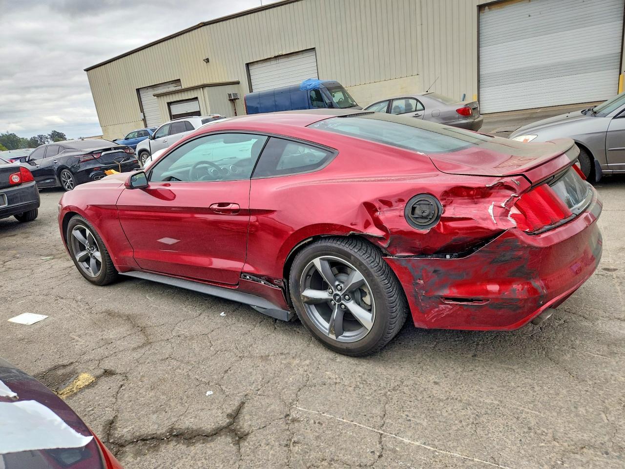2015 Ford Mustang - zdjęcie 2