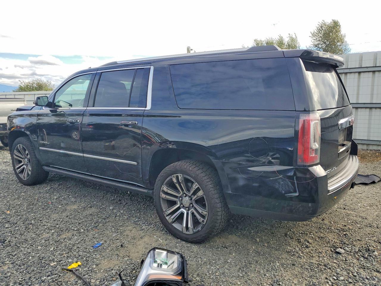 2020 GMC Yukon Xl Denali - zdjęcie 2