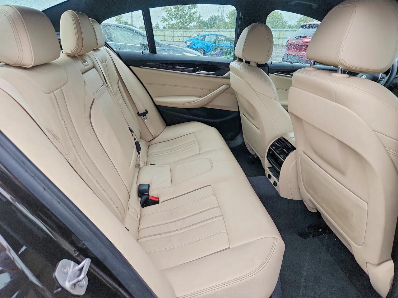2017 BMW Seria 5 530i - zdjęcie 10