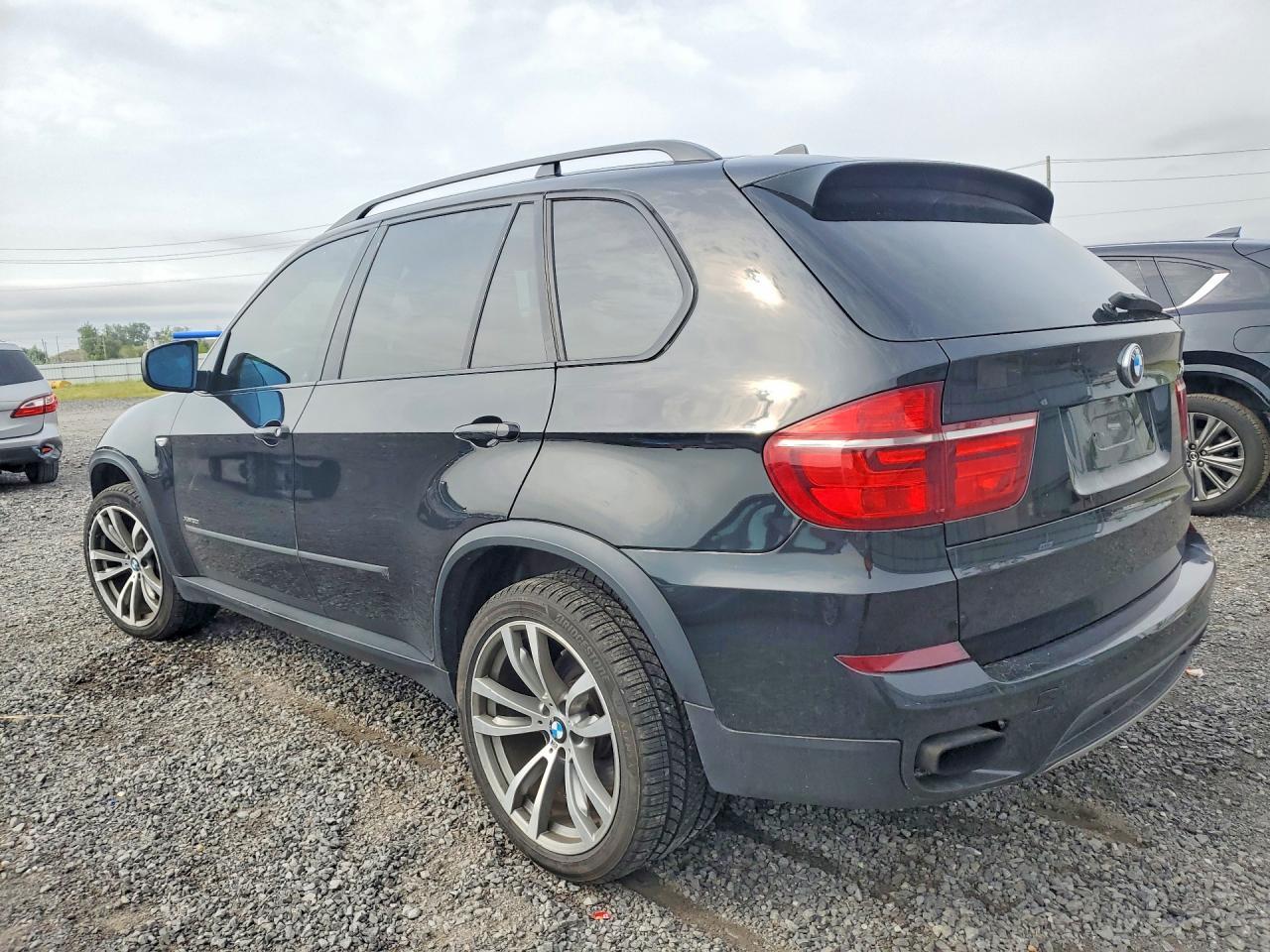2013 BMW X5 xDrive50I - zdjęcie 2