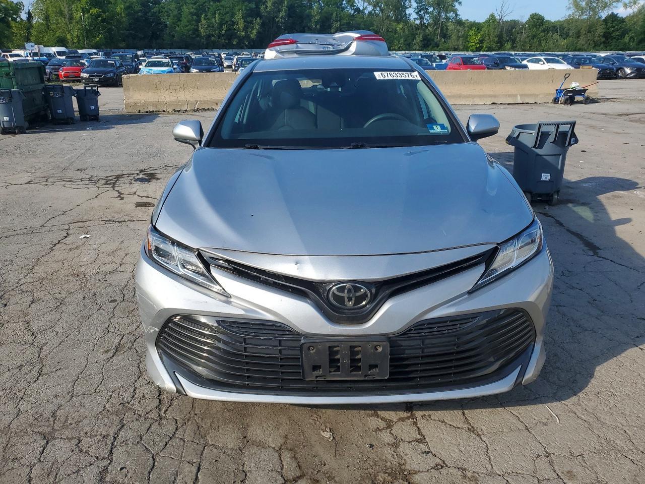 2019 Toyota Camry Le - zdjęcie 5
