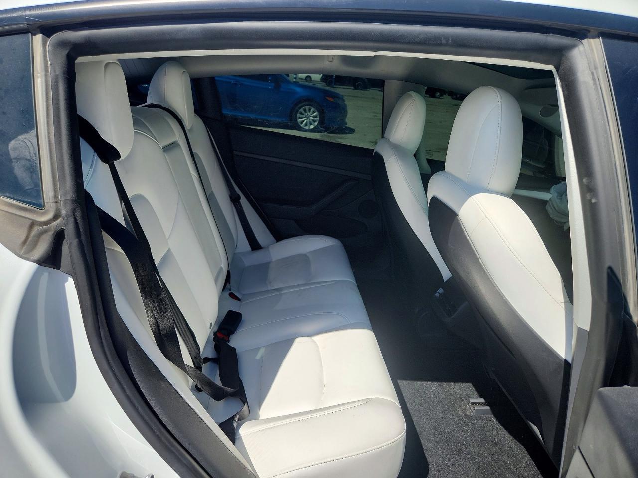 2022 Tesla Model 3 - zdjęcie 10