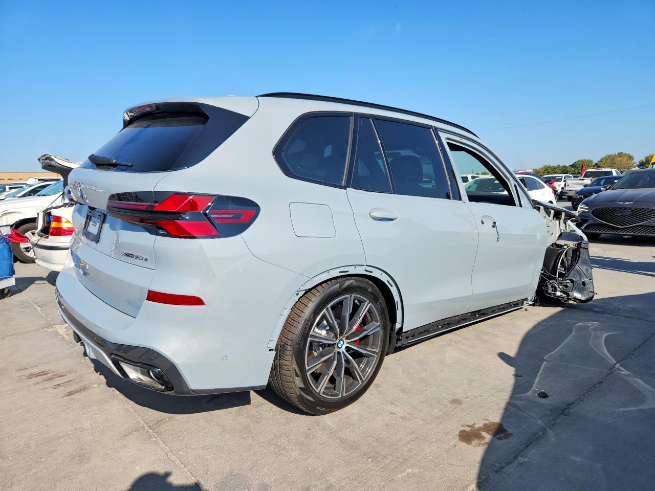 2026 BMW X5 xDrive50E - zdjęcie 3