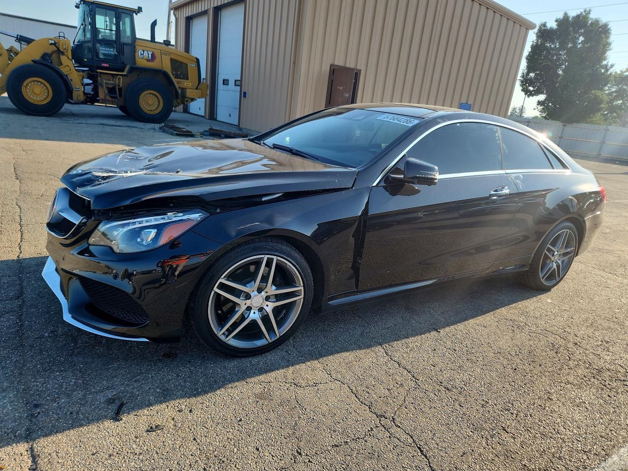 2016 Mercedes-Benz E 400 4Matic - zdjęcie główne