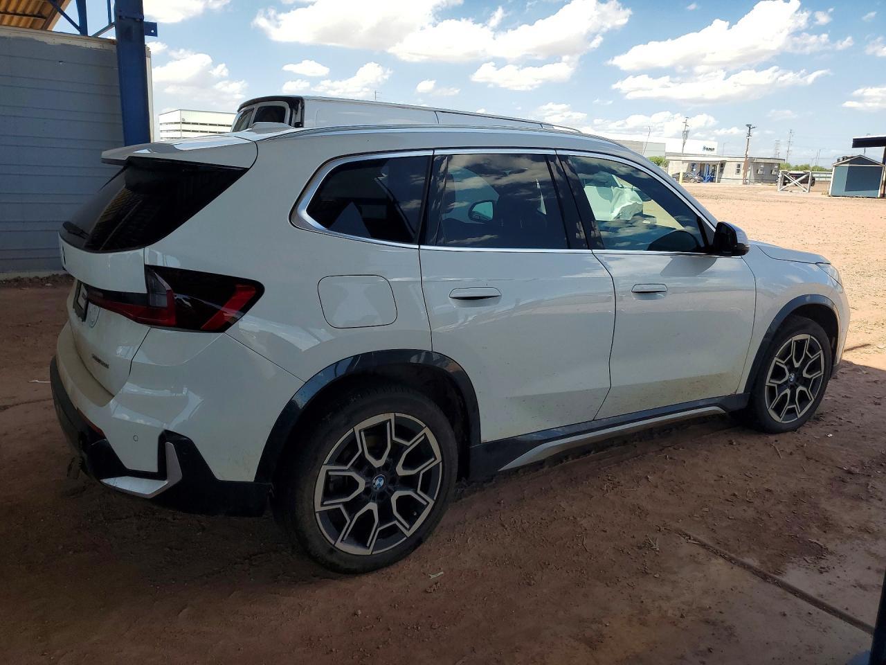 2023 BMW X1 xDrive28I - zdjęcie 3